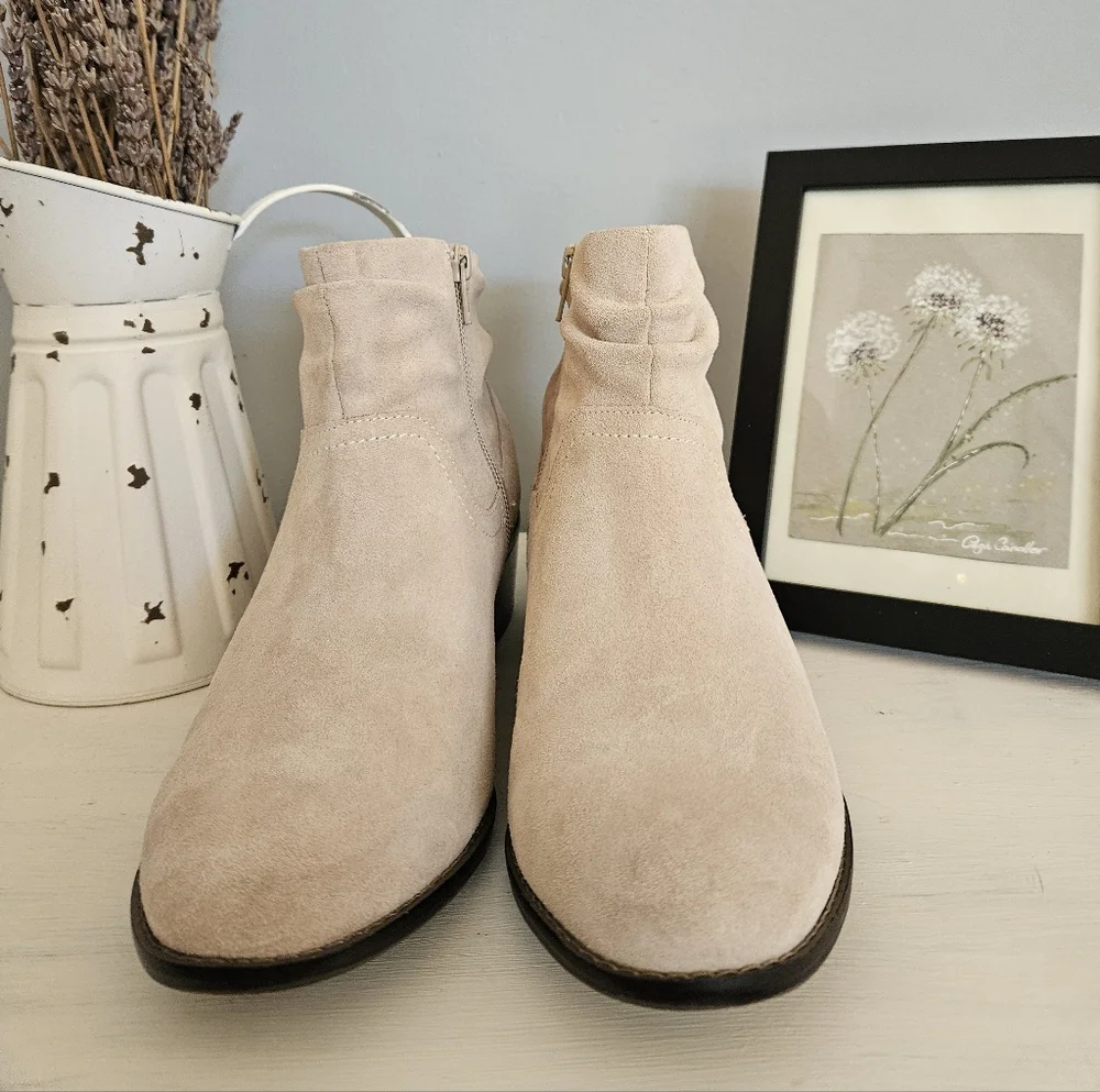Vionic Tan Suede Ankle Boots Booties Sz 8.5 EUC - Picture 7 of 11